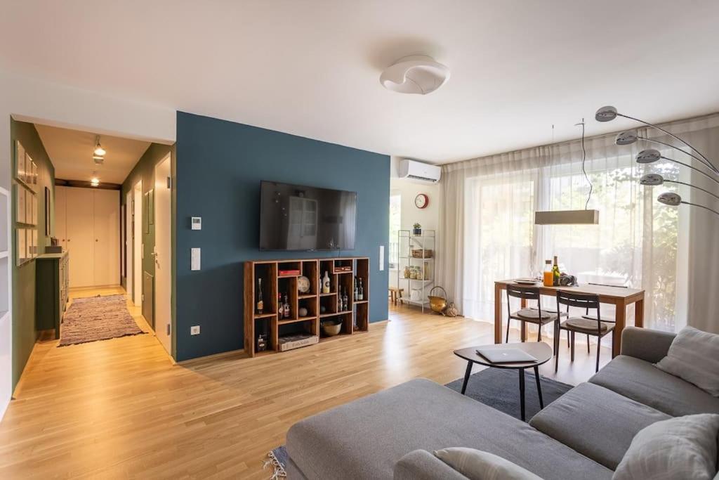 Dream Apartment - Central And Quiet With Ac And Free Parking Garage Виена Екстериор снимка